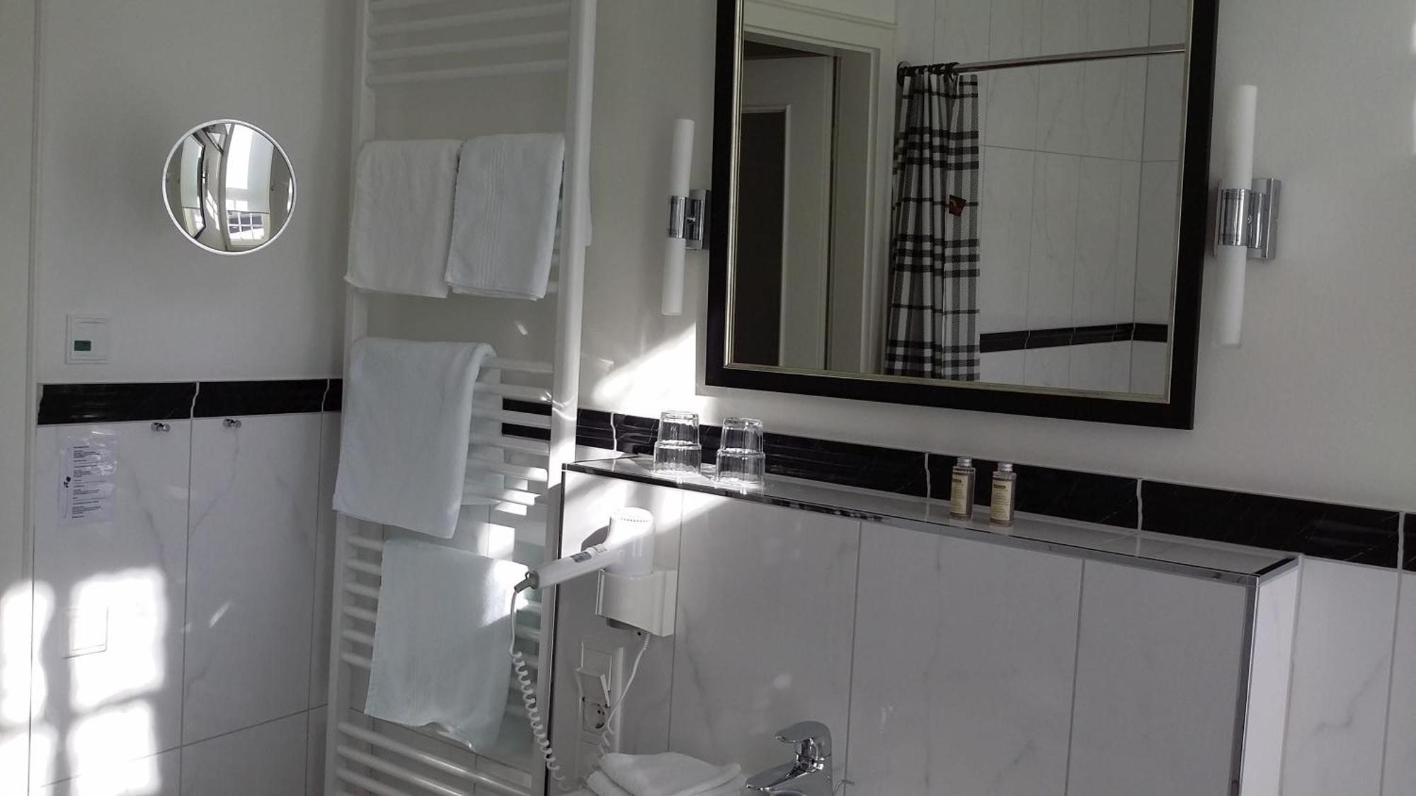 Hotel & Cafe Kleinergruenauer Bad Salzuflen Εξωτερικό φωτογραφία