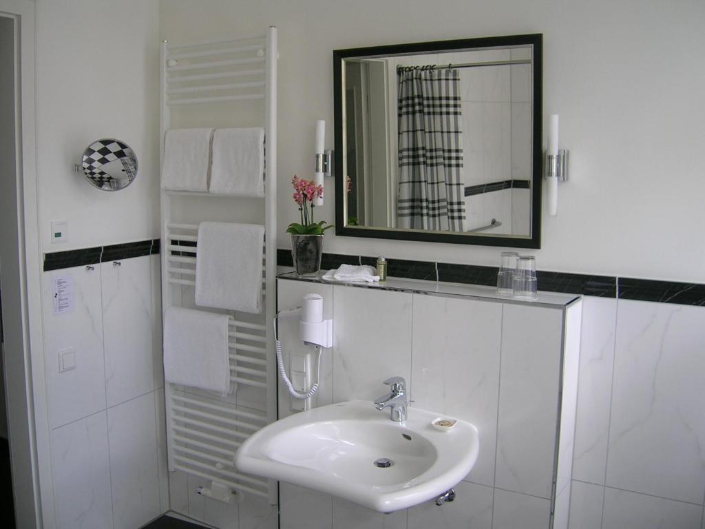 Hotel & Cafe Kleinergruenauer Bad Salzuflen Δωμάτιο φωτογραφία